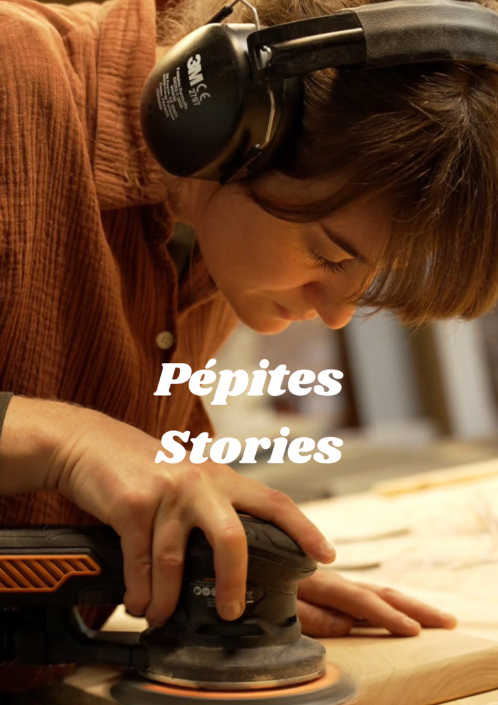 ébéniste en plein travail devant l'obejctif pour tournage video